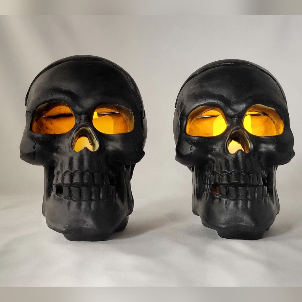 Lot Of 2 Gothic Skull Shaped Candle Holder Tea Light Halloween 6" tall